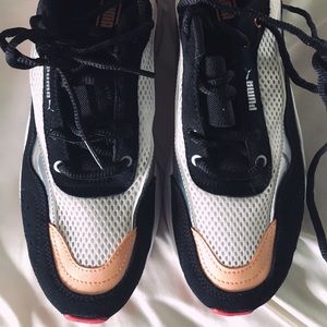 Ladies Puma Tennis Shoes